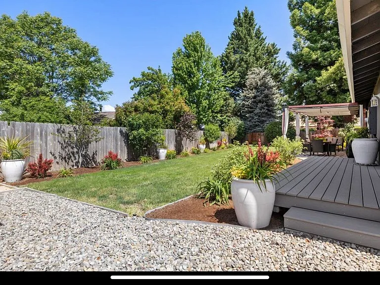 746 Hemlock Ct — Photo 30