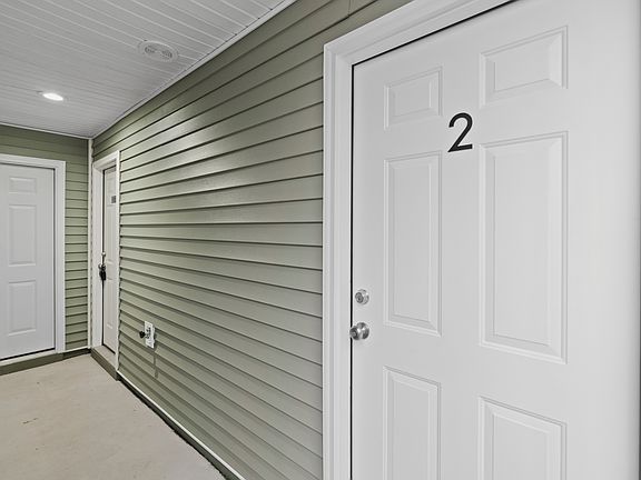 3rd image of 816 Asylum St APT 2