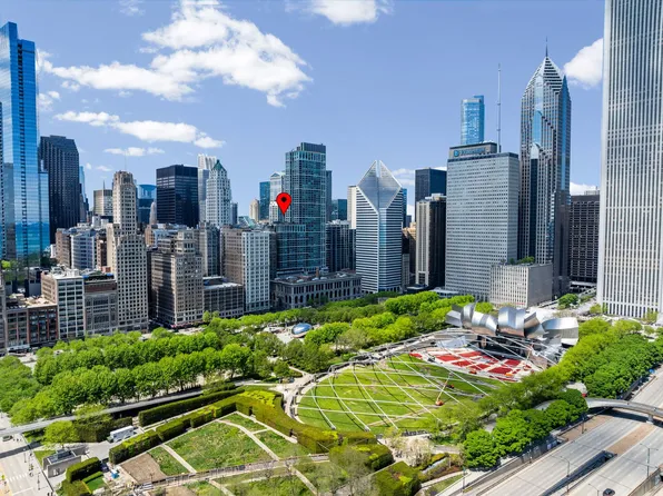 130 N Garland Ct APT 3302, Chicago, IL 60602