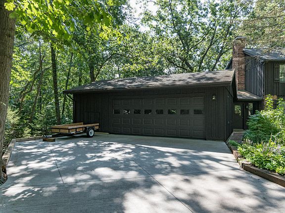 3rd image of 5111 Colony Woods Dr