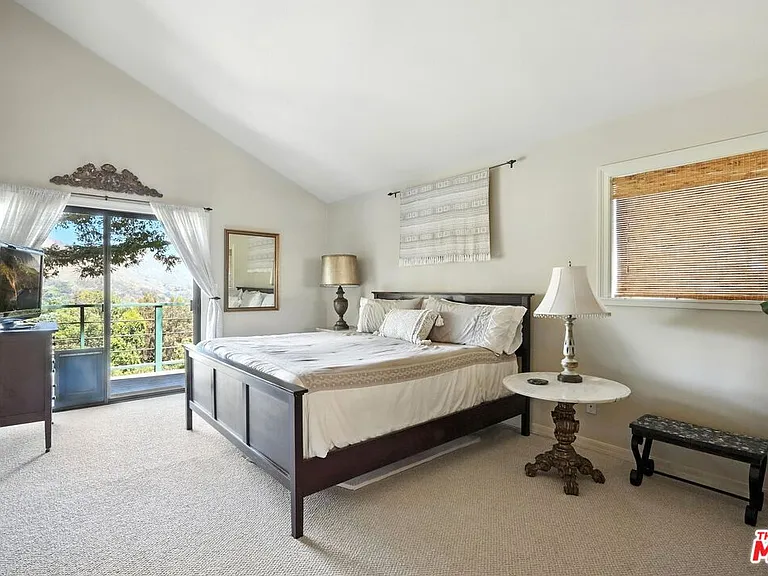 730 Basin Dr — Photo 32