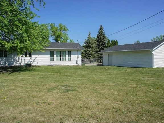 4th image of 351 Cedar Ln