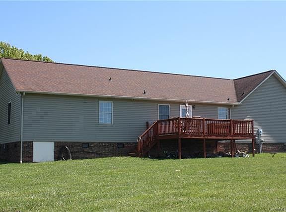 5th image of 150 Huntseat Dr