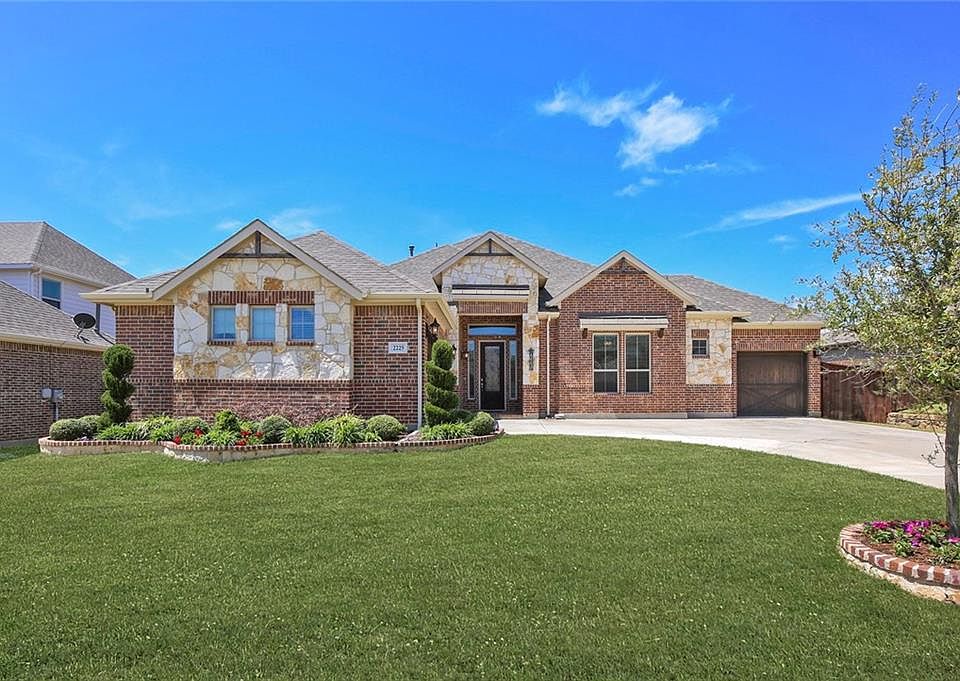 1st image of 2225 Clarebrooke Dr