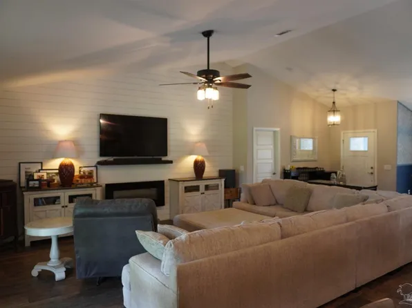 7305 Durden Dr, Pensacola, FL 32526
