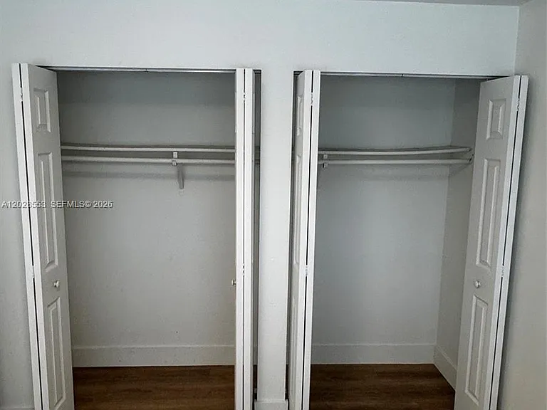 410 SE 2nd St #202 — Photo 14