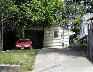 2nd image of 225 S 9th St