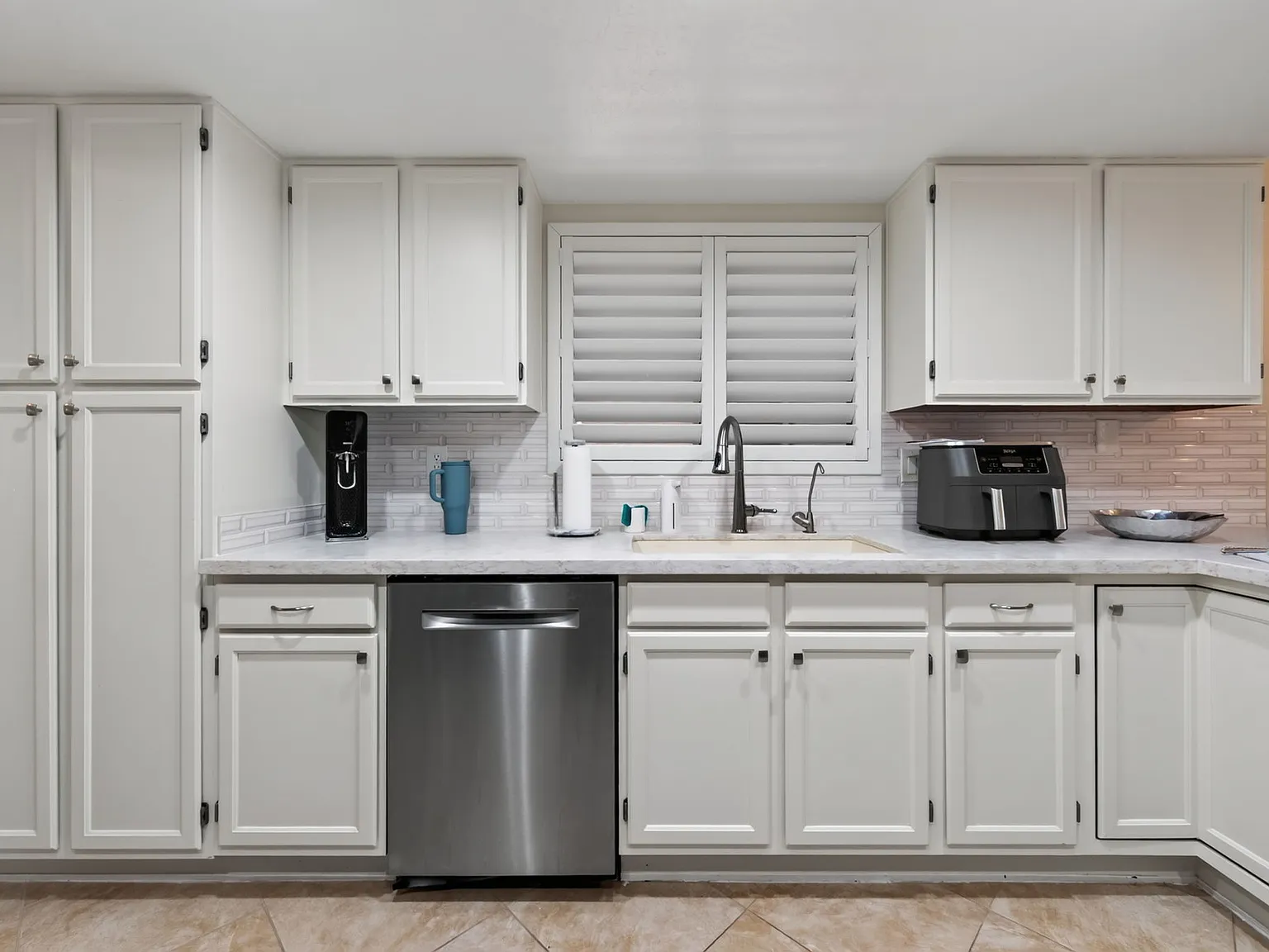 2 bed, 1462 sqft, $5,000 — Photo 2