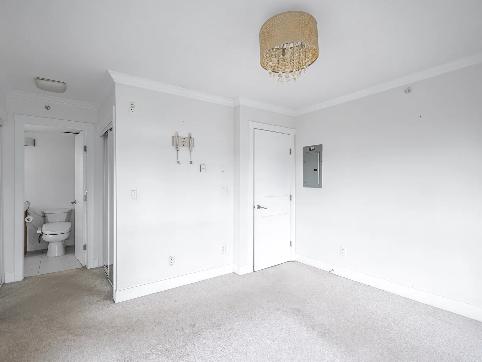 2 bed, 1098 sqft, $3,850 — Photo 4