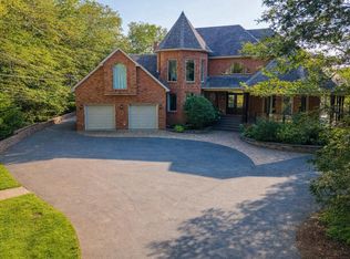 22 Nottingham Ln, Fall River, NS B2T 1A4