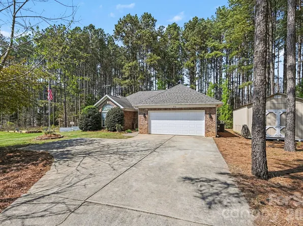 216 Henson Ln, Mc Connells, SC 29726