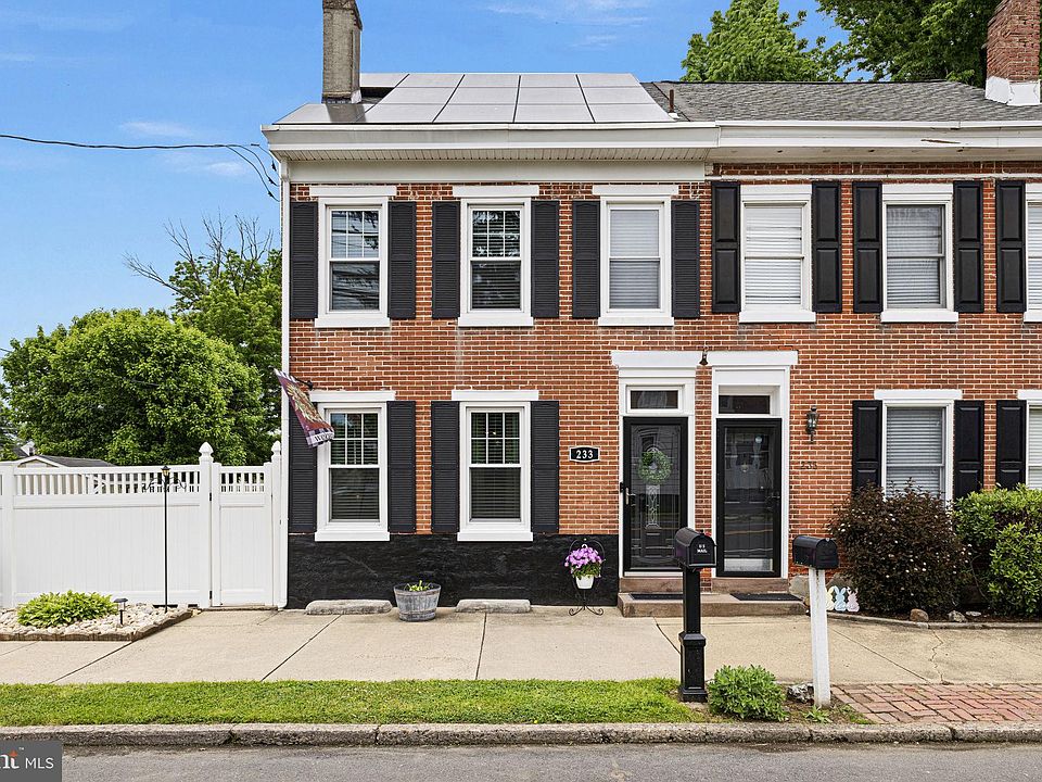 1st image of 233 4th St