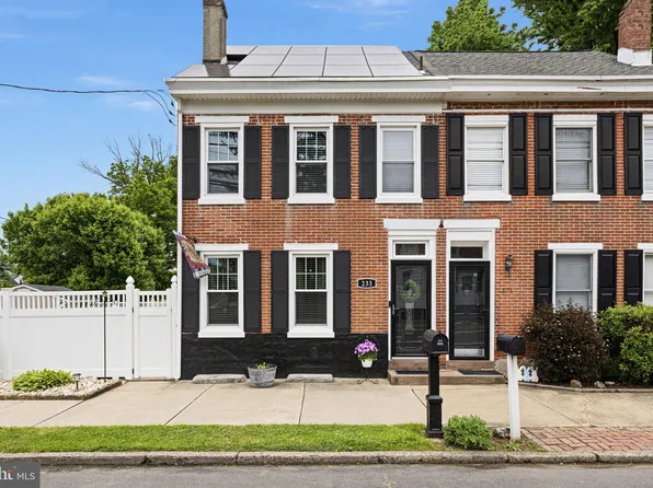 233 4th St, Bordentown, NJ 08505