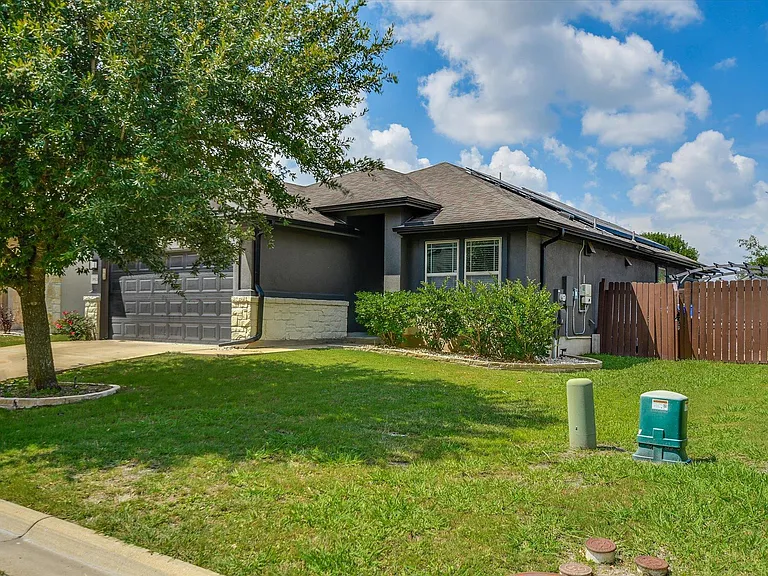18821 Mangan Way — Photo 3