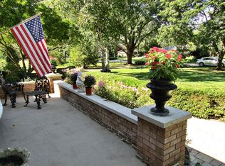 606 Maple Ln, Batavia, IL 60510