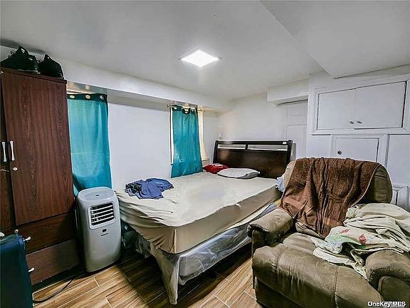 5th image of 2206 Regina Ave #1