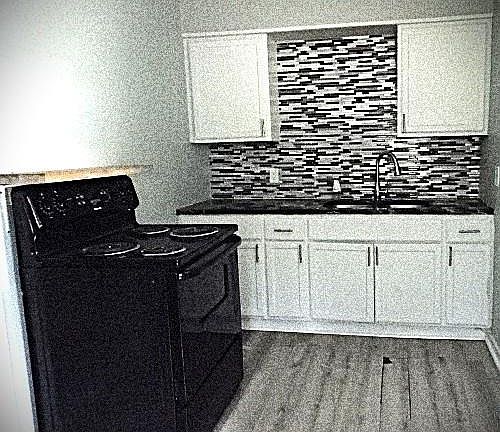 4th image of 5938 Kensington Ave