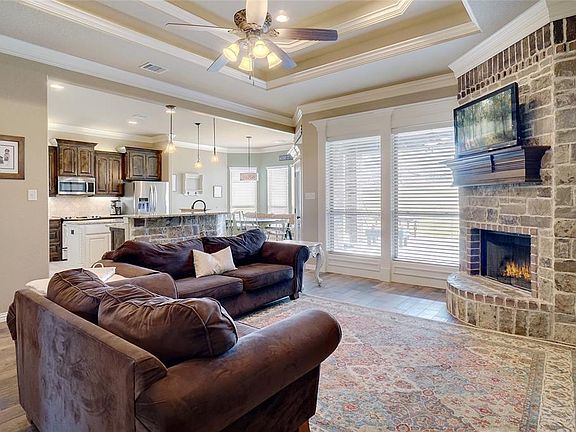 3rd image of 124 Churchill Cir