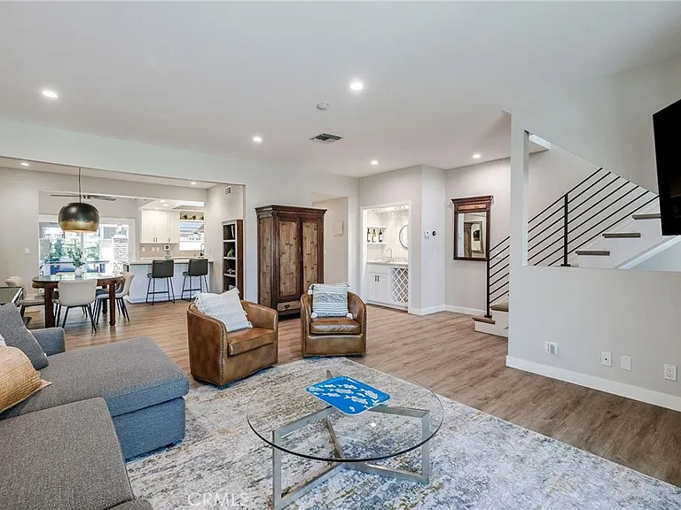 1219 S Catalina Ave — Photo 3
