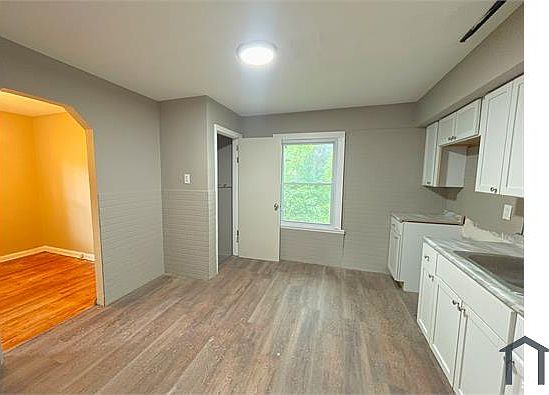 3rd image of 6255 Tyndall Dr