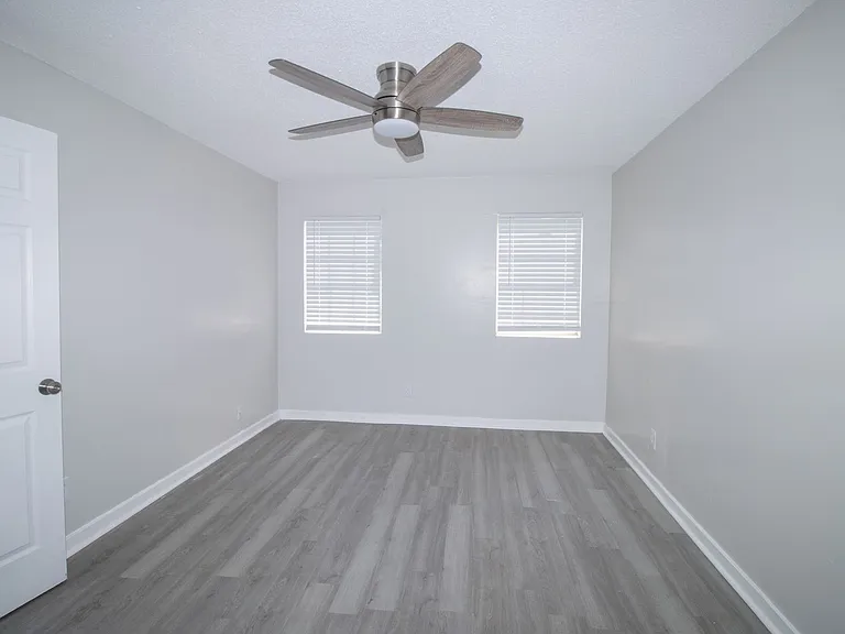 Royal Ridge — Photo 22