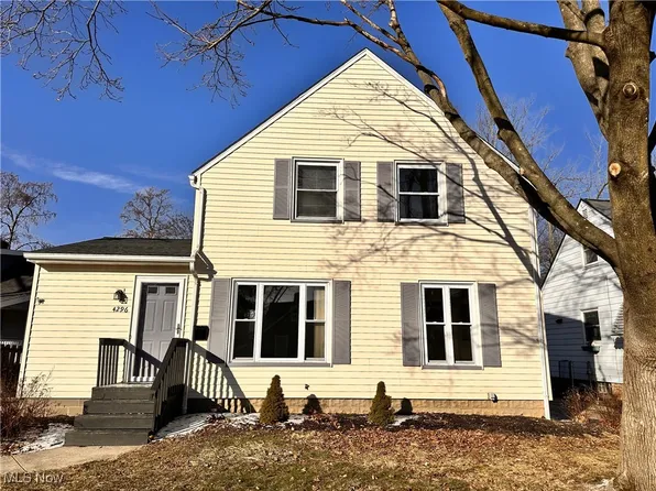 4296 W 224th St, Fairview Park, OH 44126