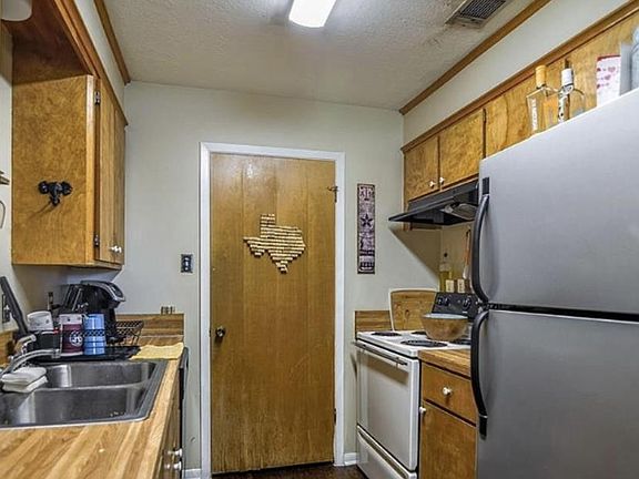 3rd image of 619 San Benito Ct #619