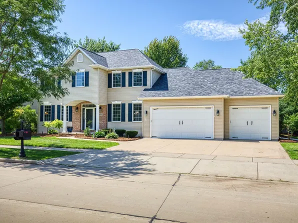 4925 N Waterford Dr, Appleton, WI 54913