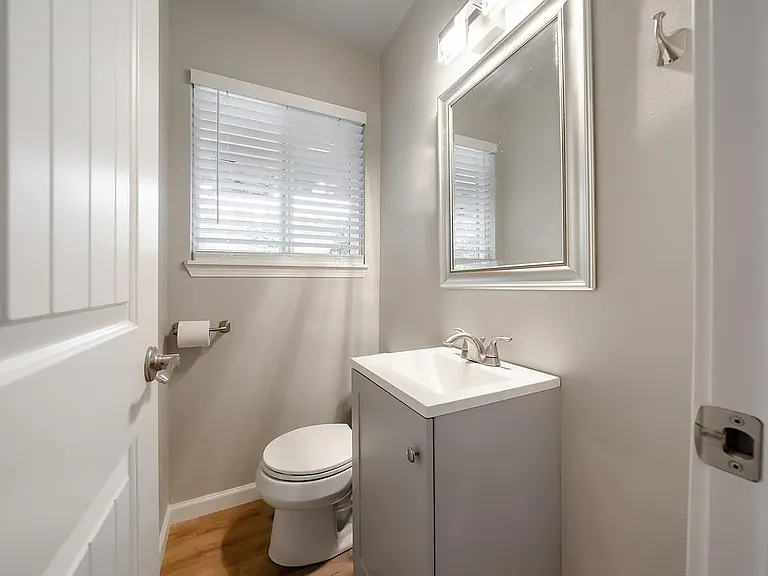 19305 NE 13th St — Photo 11