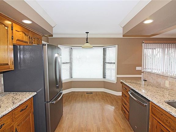 3rd image of 7 Churchill Dr