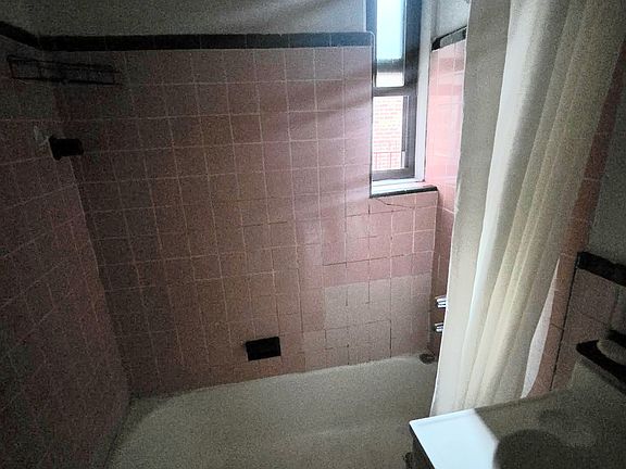 5th image of 88-11 34th Ave #6N