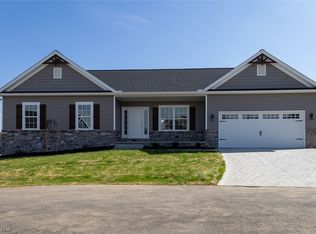 939 Crockett Cir, Canal Fulton, OH