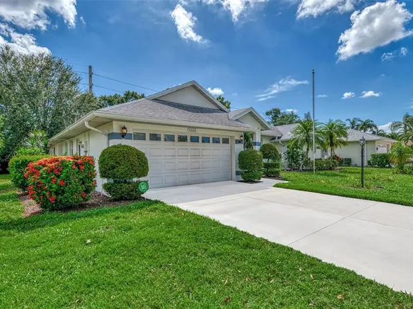5726 Stone Pointe Dr, Sarasota, FL 34233