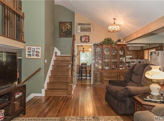 5th image of 35 Myson St