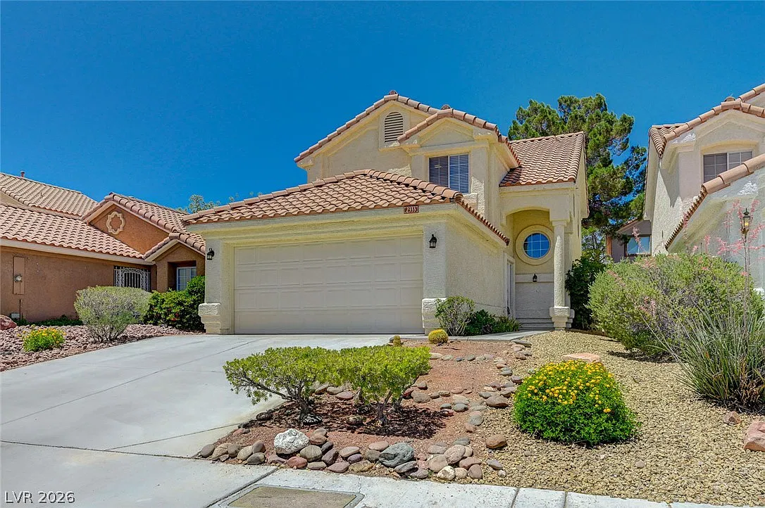 3 bed, 2.5 bath, 1638 sqft, $2,200 — Photo 2