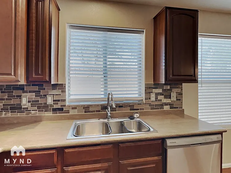 4265 E Bonanza Rd — Photo 16