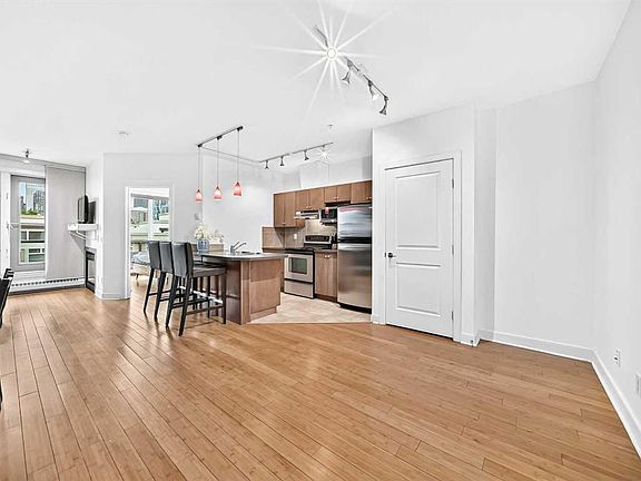 5th image of 328 S 21st Ave SW #511