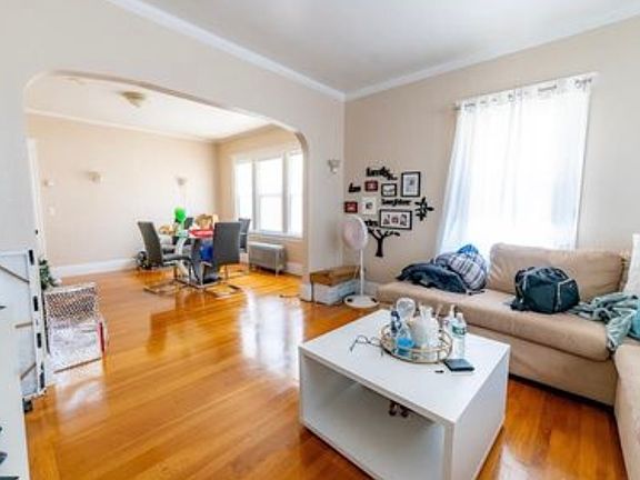 4th image of 110 Burnside St #110