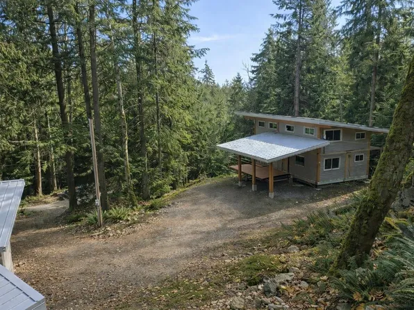 883 W Bay Rd, Gibsons, BC V0N 1V8