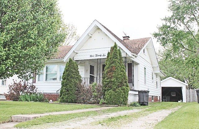 1st image of 926 Garfield Pl