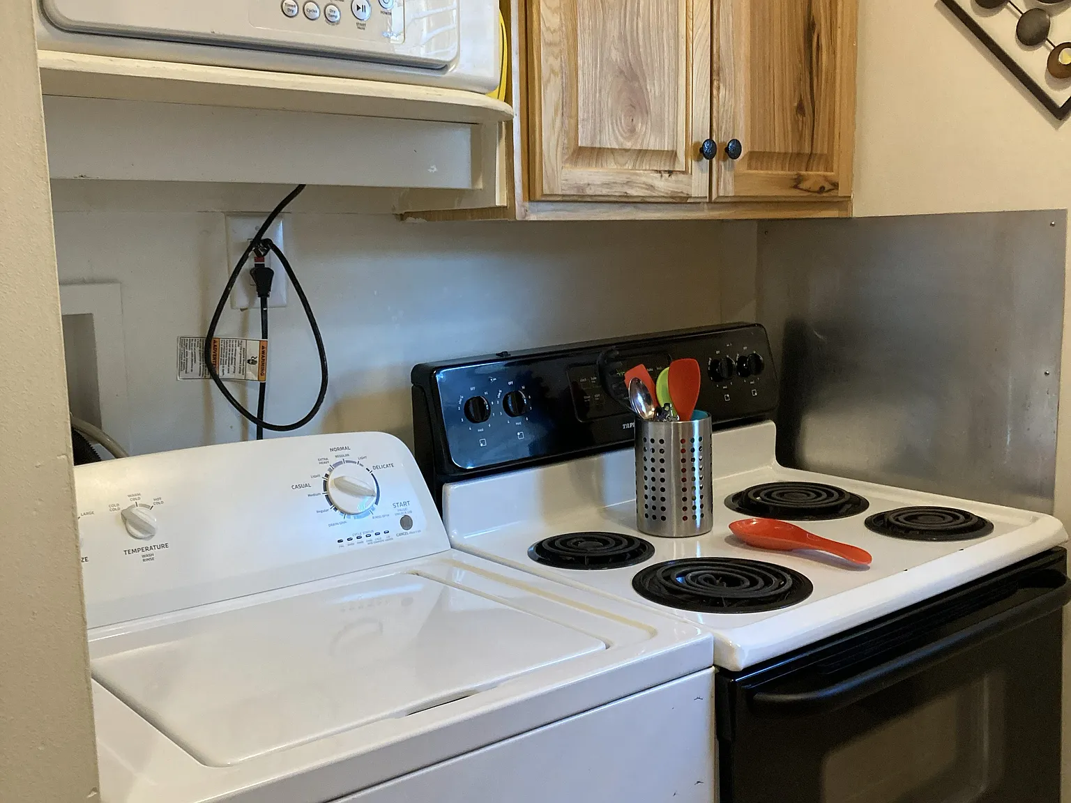 West Plaza Furnished Studio Apartments — Photo 4
