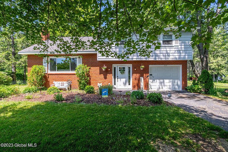 3rd image of 335 Van Vorst Road