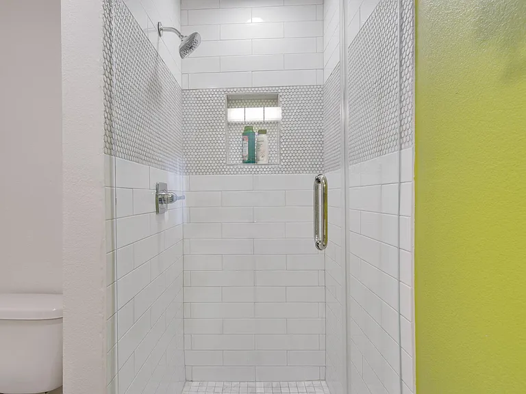 1417 S Henderson St — Photo 5