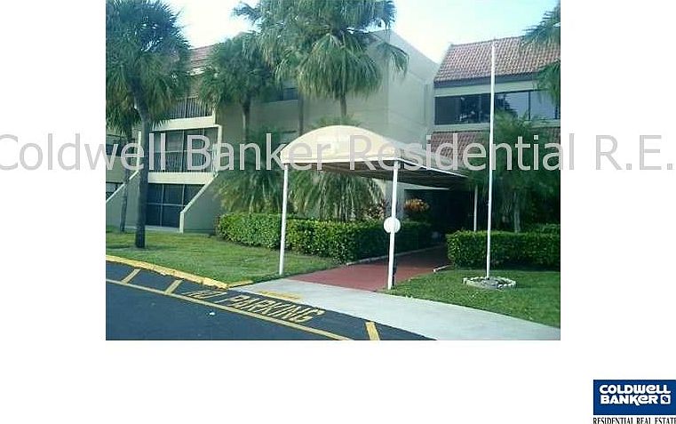 1st image of 220 Lakeview Dr APT 213