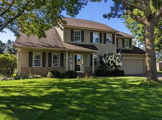 16597 Kenning Rd, Eden Prairie, MN 55347