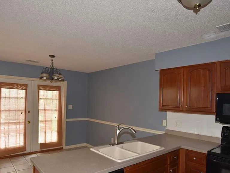 130 Shady Hill Cir — Photo 5