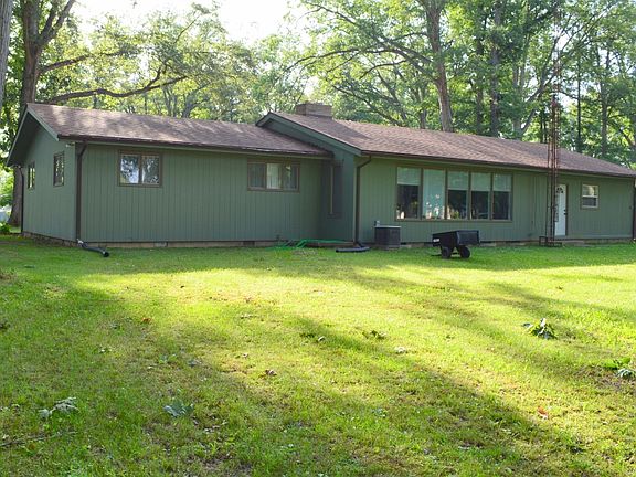 3rd image of 1265 Forest Dr