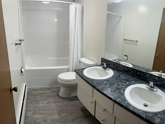4th image of 15818 NE 51st St