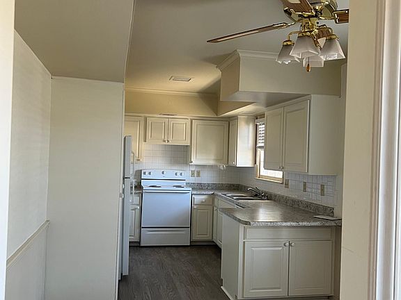3rd image of 3405 Janet Dr