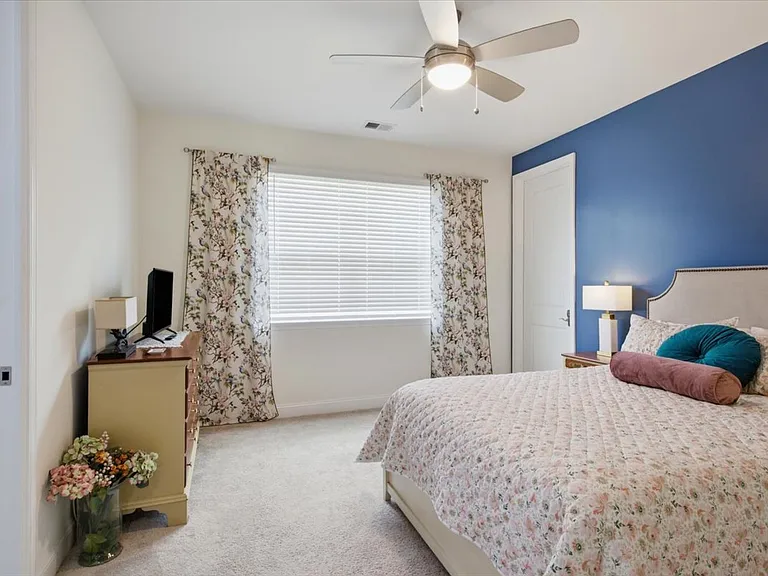 511 Landshark Blvd — Photo 10